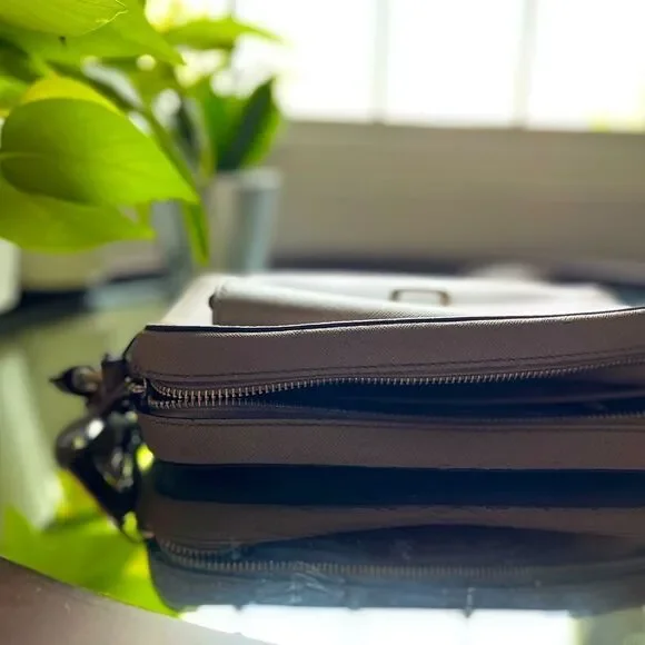 Micheal Kors Leather Grey Crossbody Purse Silver Accents Small Bag​​​ - Picture 7 of 8